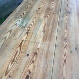 Old solid pine table – farmhouse spirit with a rustic style