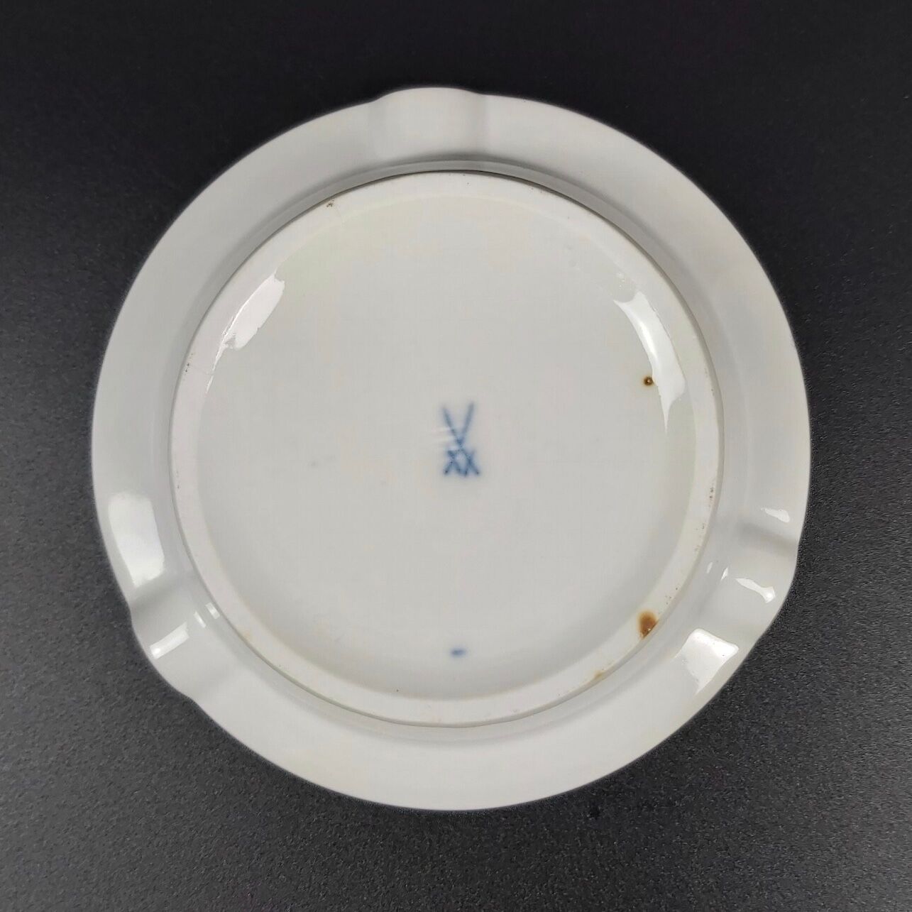 Meissen Porcelain Ming Dragon Ashtray, Germany, 20th Century