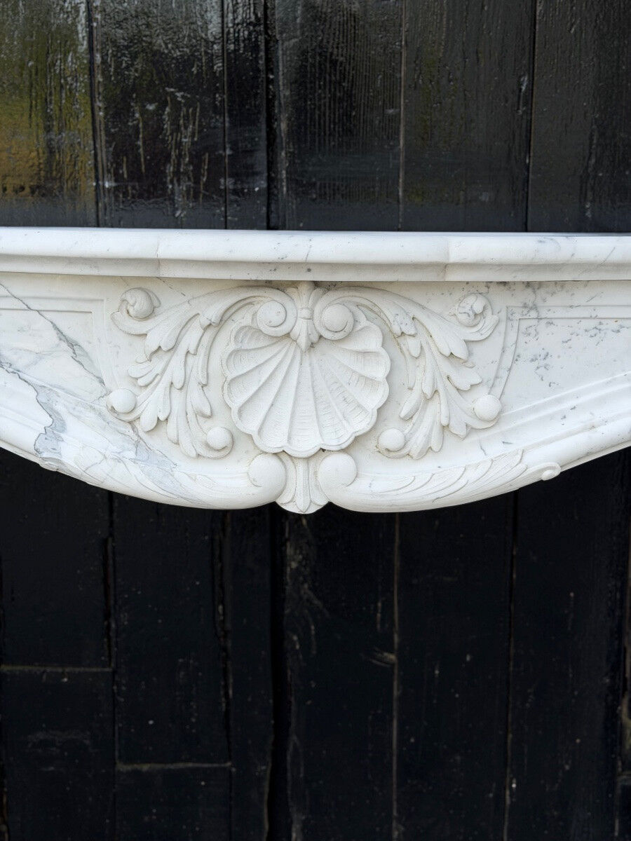 Louis XV style fireplace in Arabescato marble, circa 1980.