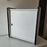 Wall cabinet