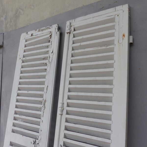 Volets anciens en bois persiennes 2 battants