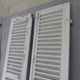 Volets anciens en bois persiennes 2 battants