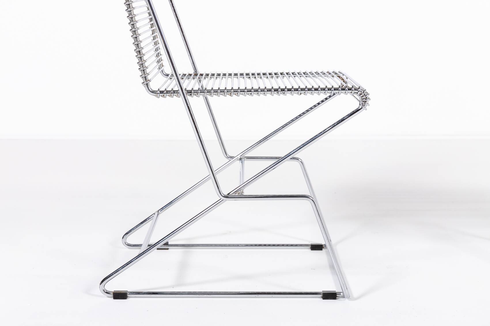 Set of 4 Vintage Architectural steel wire chairs, Italy