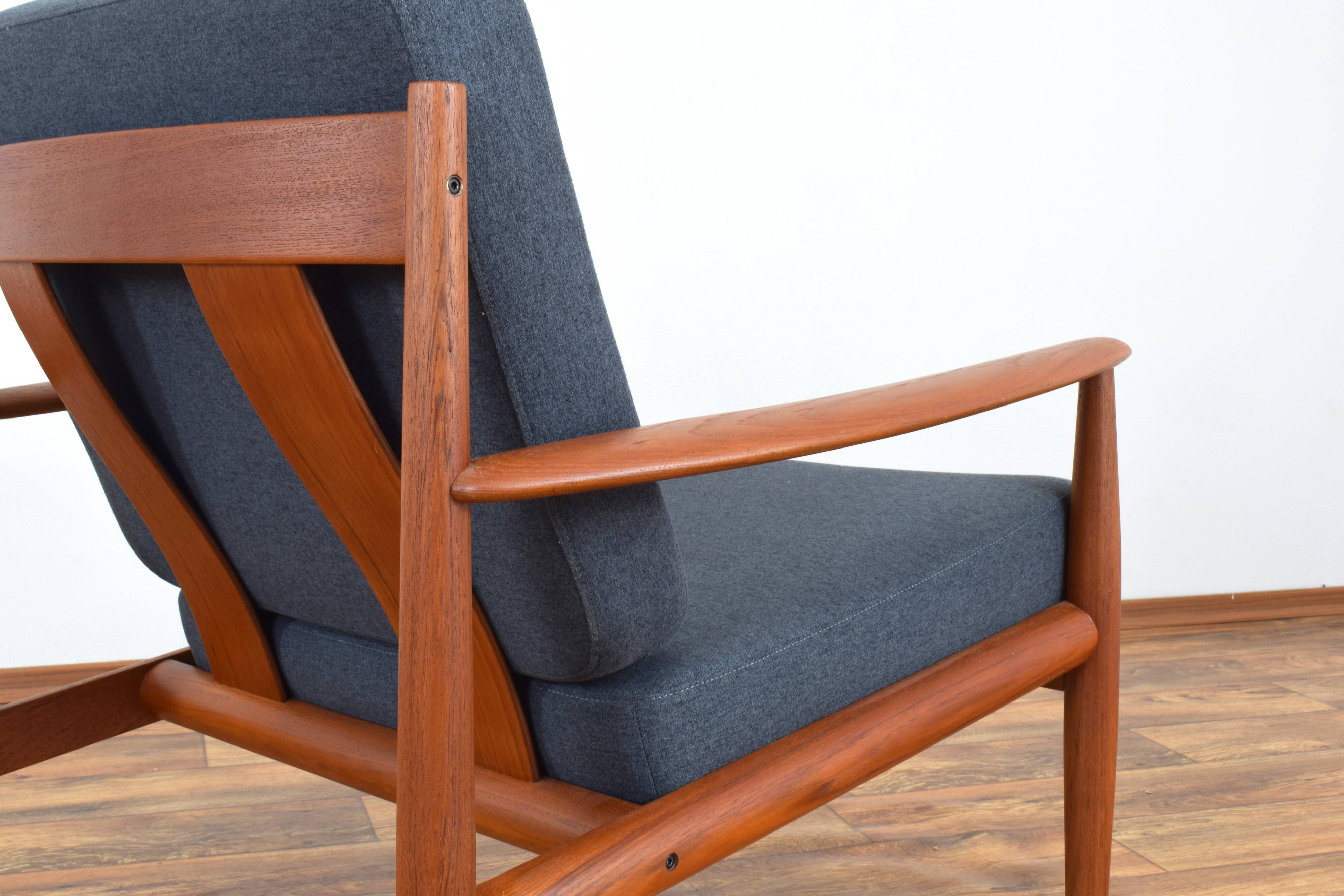 Mid-century Danish teak lounge chair by Grete Jalk of France & Søn, 1960s.