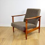 Fauteuil GFM-142, design d'Edmund Homa des années 70, bouclé épais marron chocolat - 2 pièces disponibles.