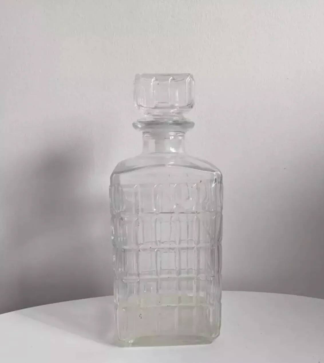 Whiskey decanter