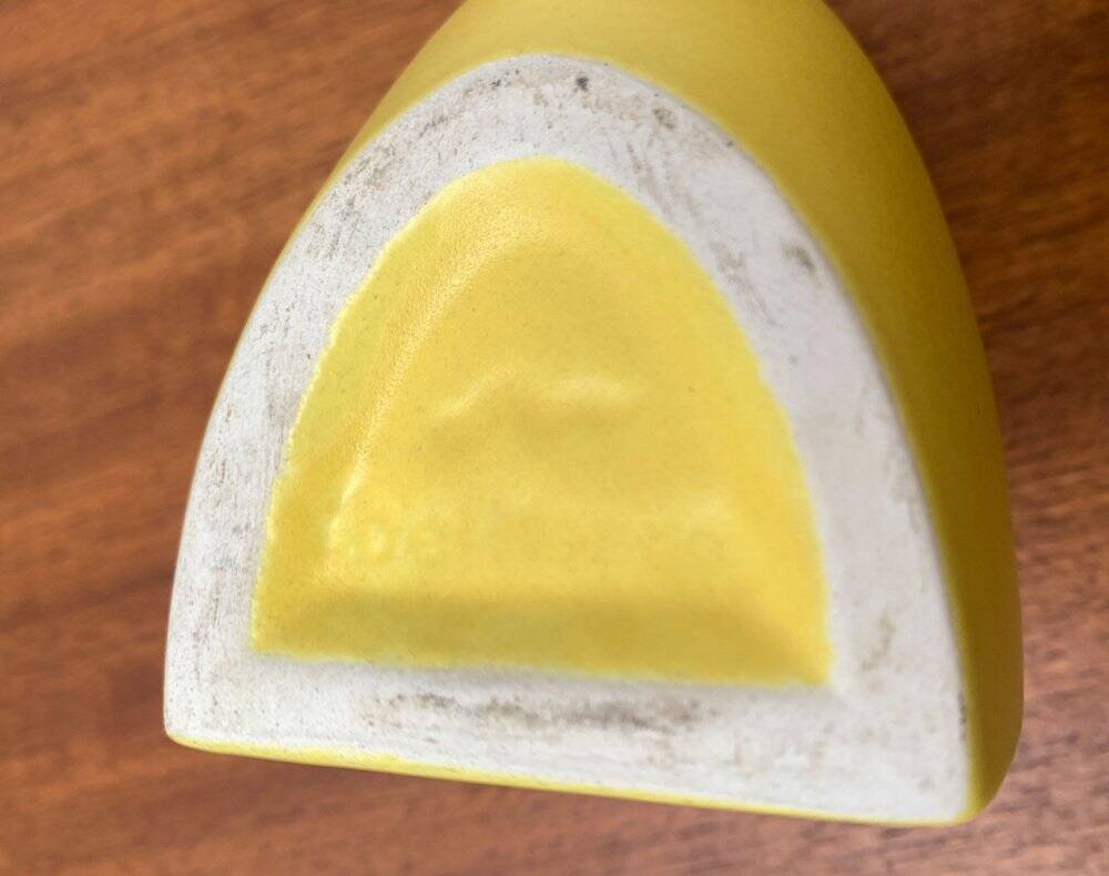 Set of 2 minimalist postmodern Italian vases by Bel Mondo, 1980s.