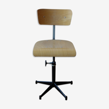 Laboratory school chair 1970