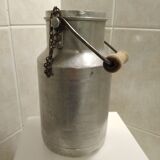 Pot à lait ancien