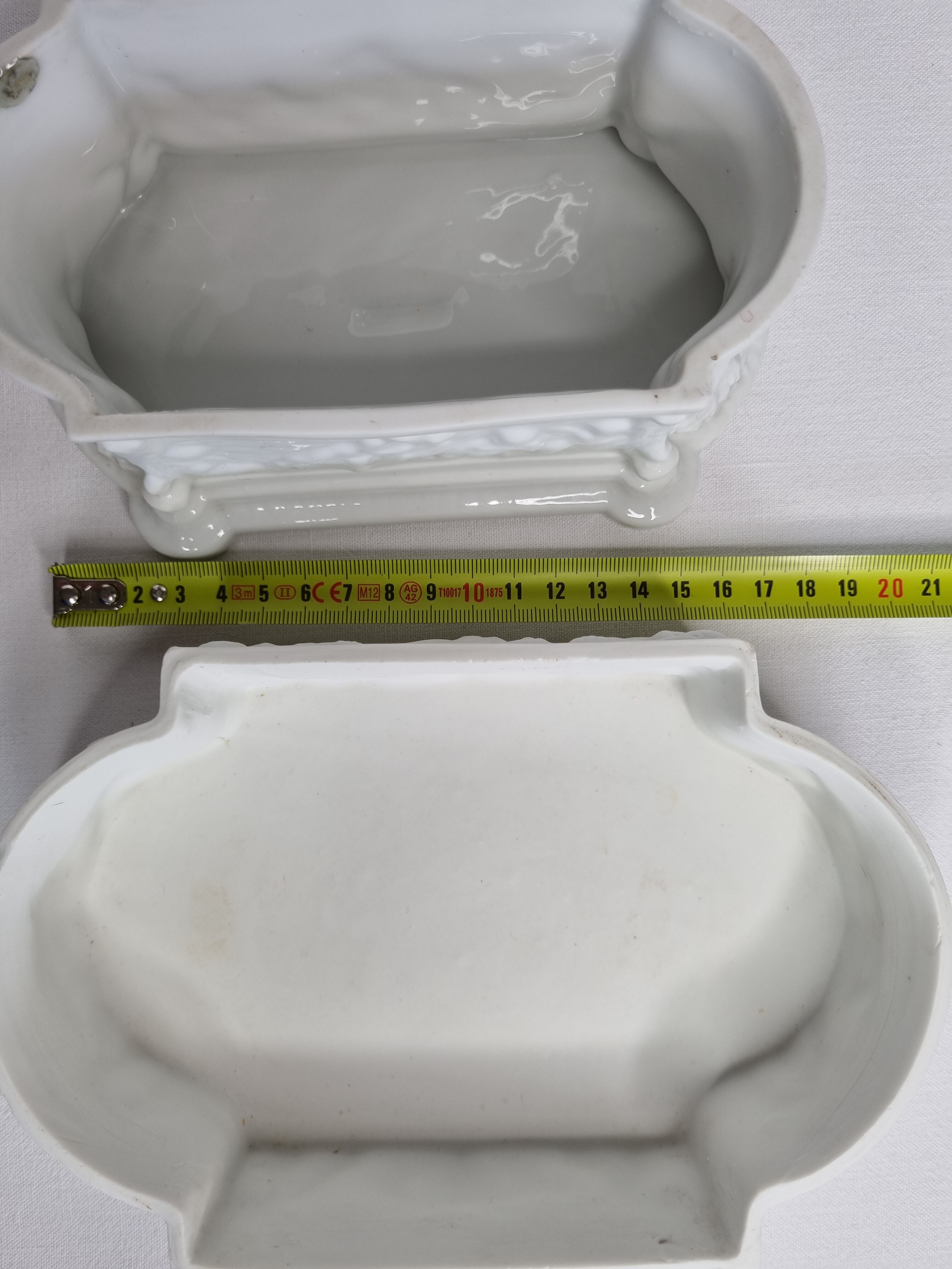 Set of two table planters in white porcelain "Capodimonte"