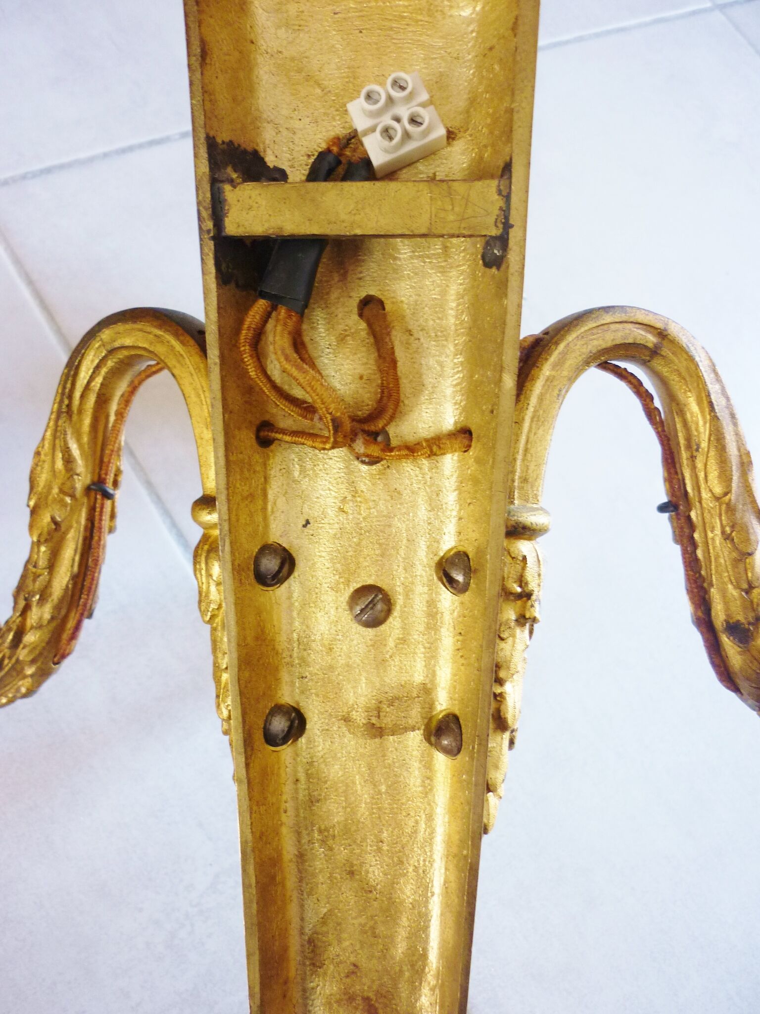 Huge wall lamp in gilded bronze Louis XVI style, three branches, late nineteenth