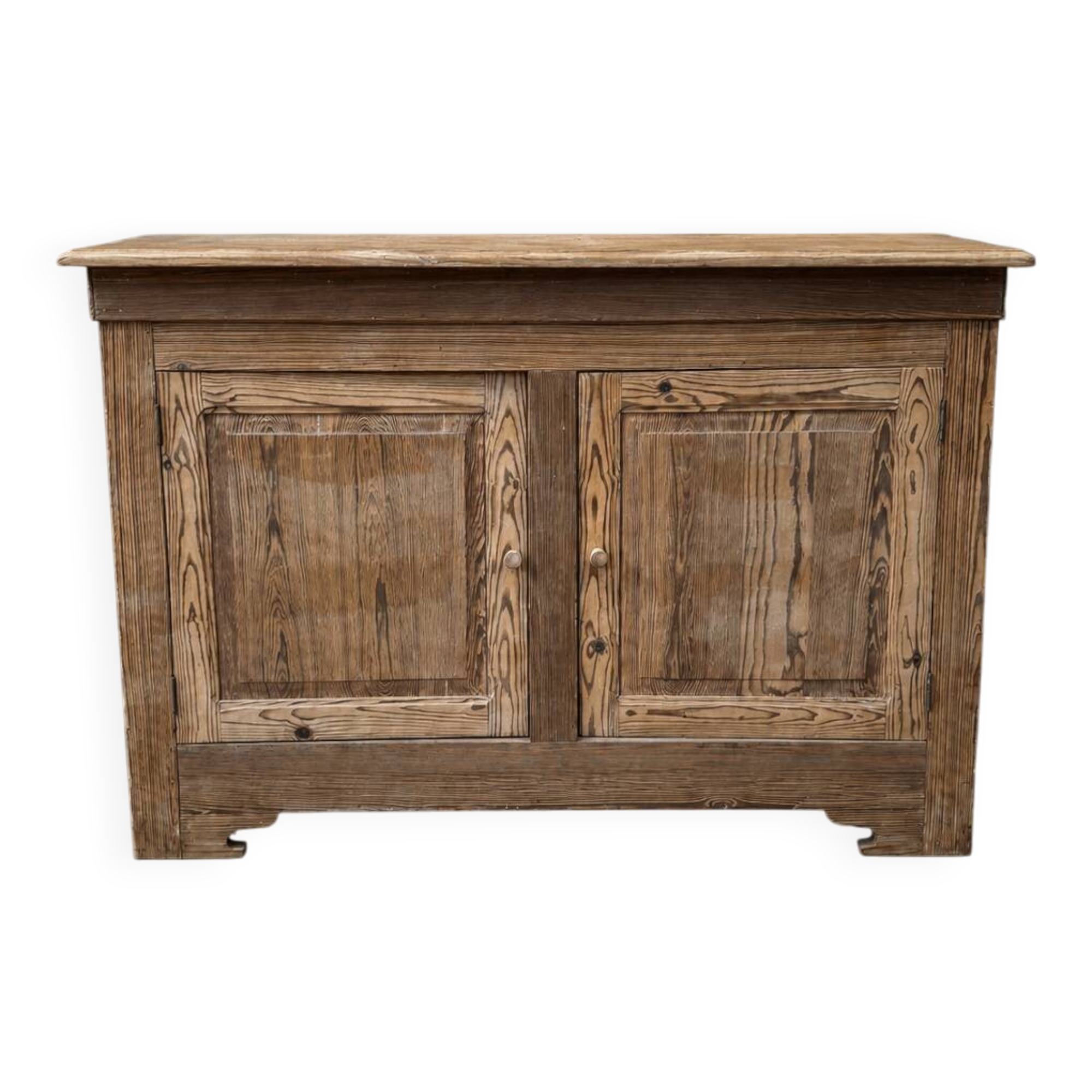 Ancien buffet bas en pitchpin massif