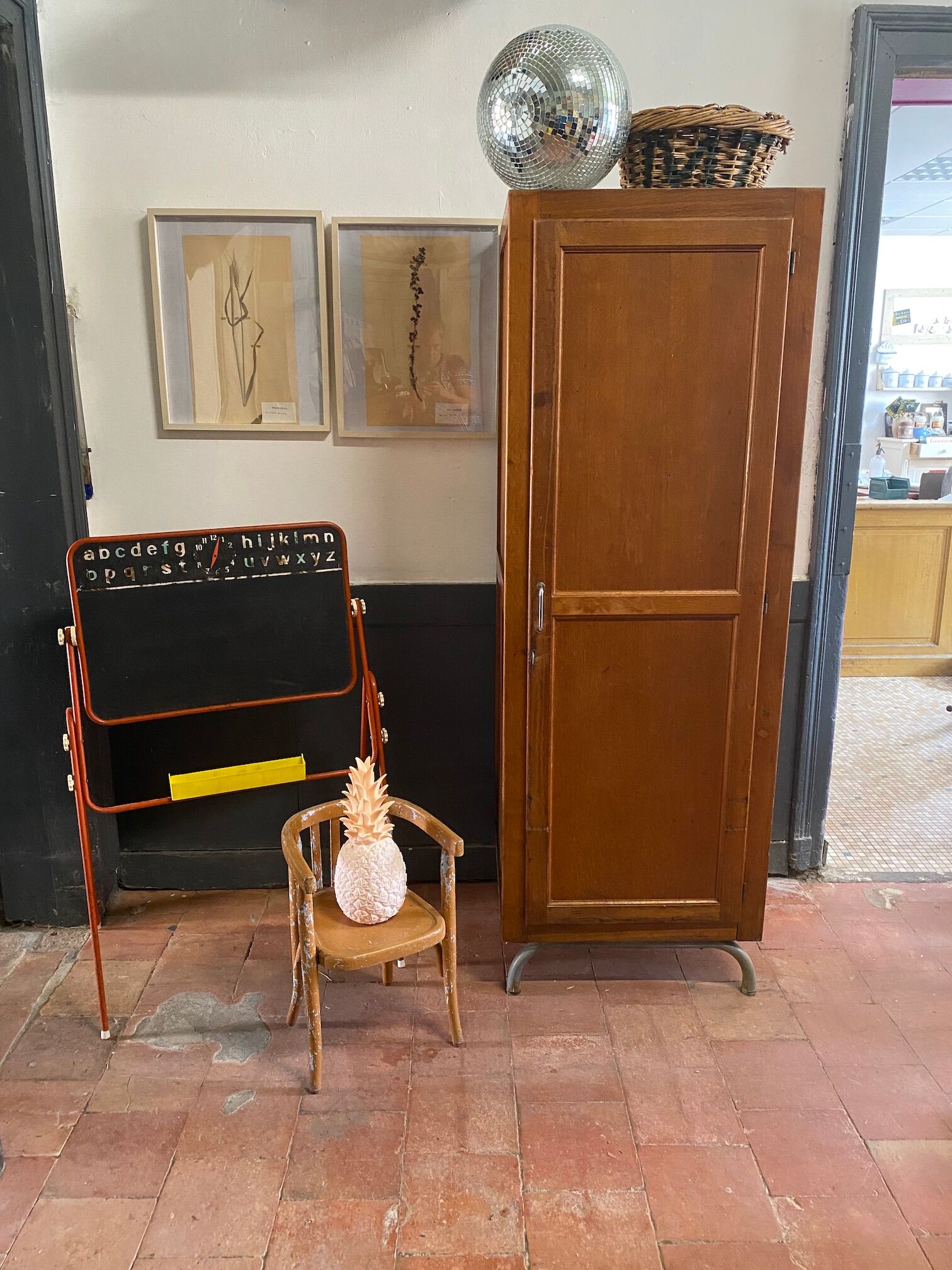 Wardrobe boarding locker room multiplex edition 1950