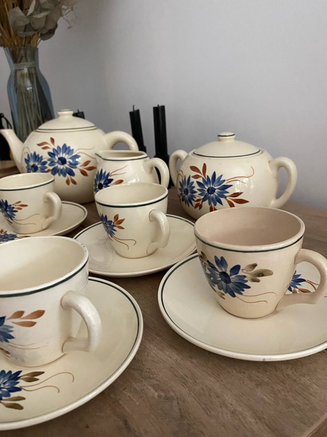 HBCM 19-piece earthenware tea/coffee set, Queen model