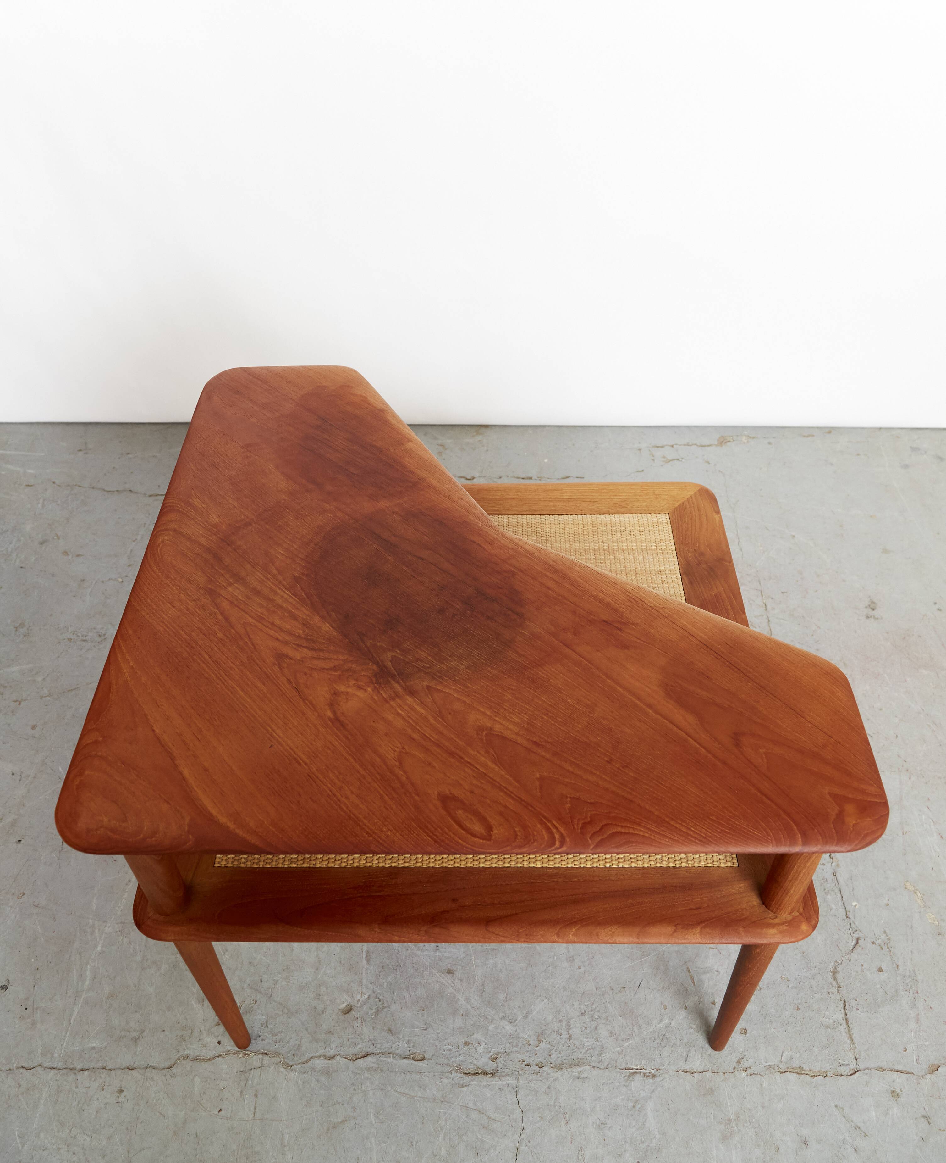 Peter Hvidt & Orla Mølgaard-Nielsen "Minerva" Table for France & Søn