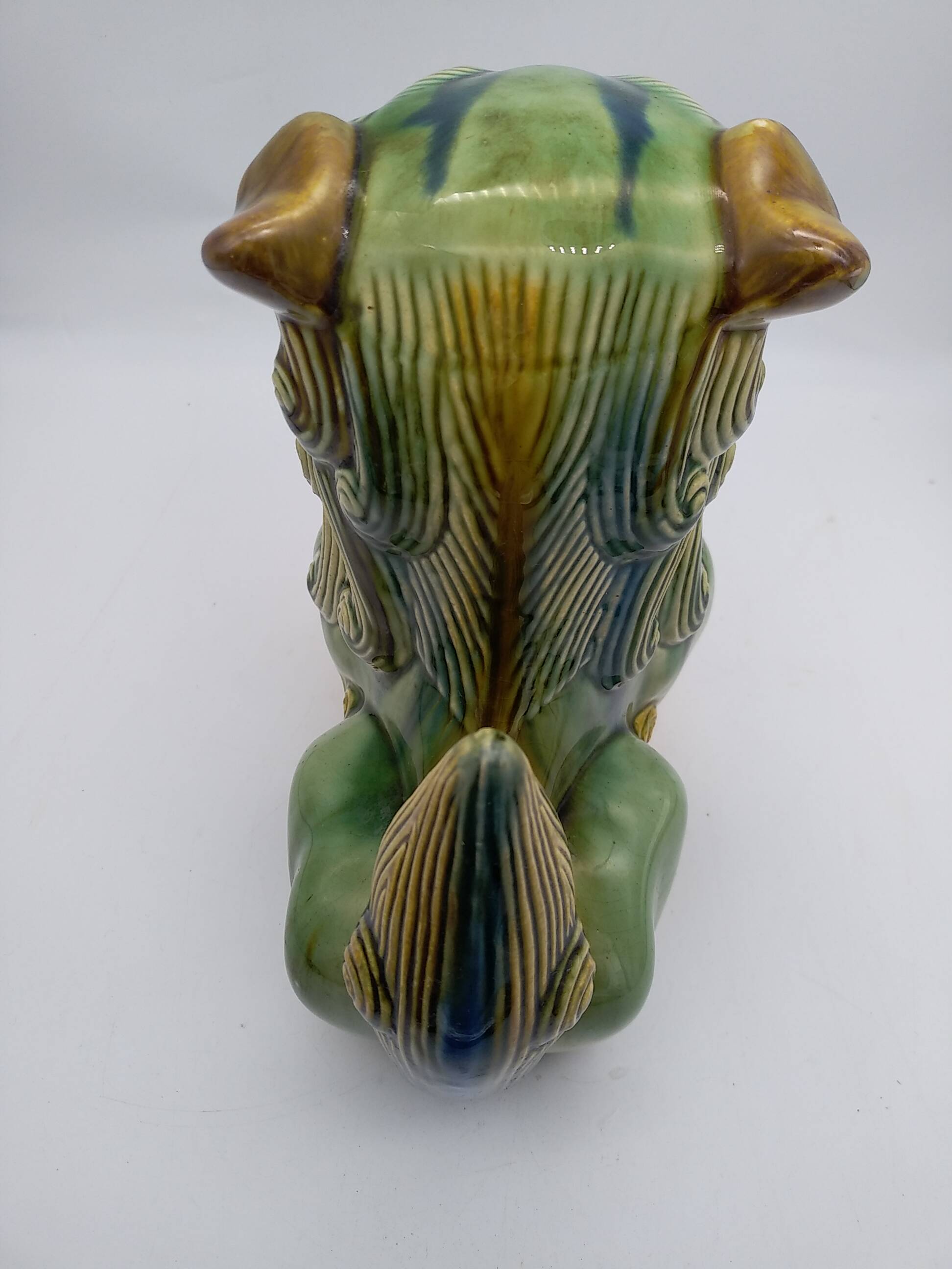 Ceramic Fô dog. Sancai color.