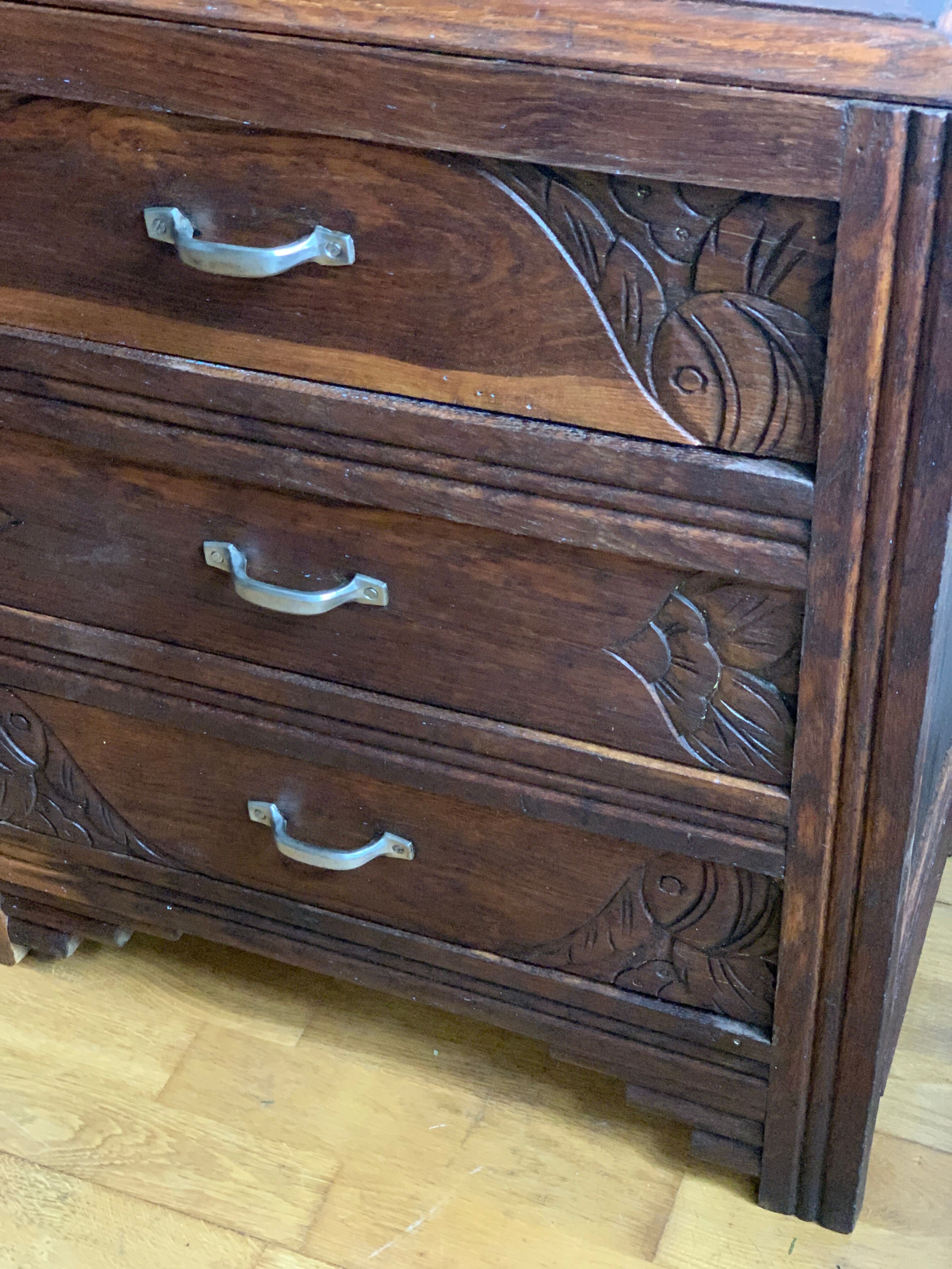 Art Deco chest of drawers