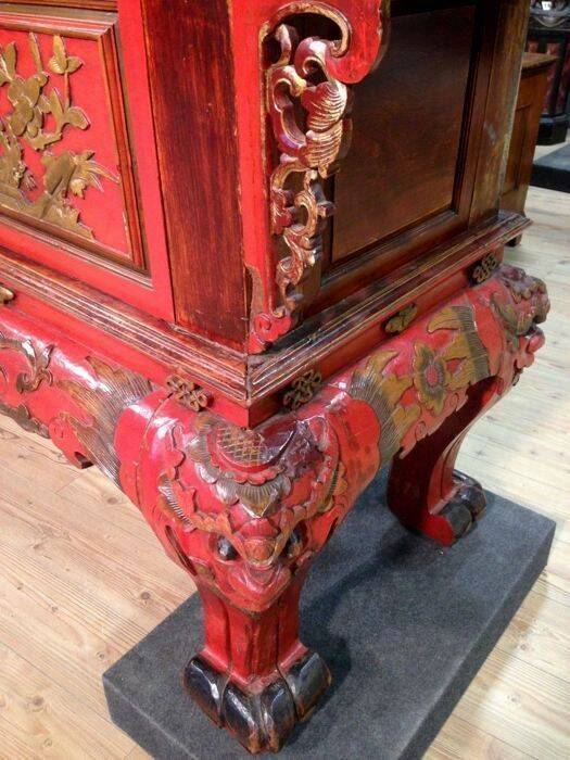 19th century China: lacquered and gilded offering console