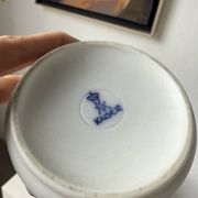 Vase en porcelaine Kaiser, finition « peau de crocodile »