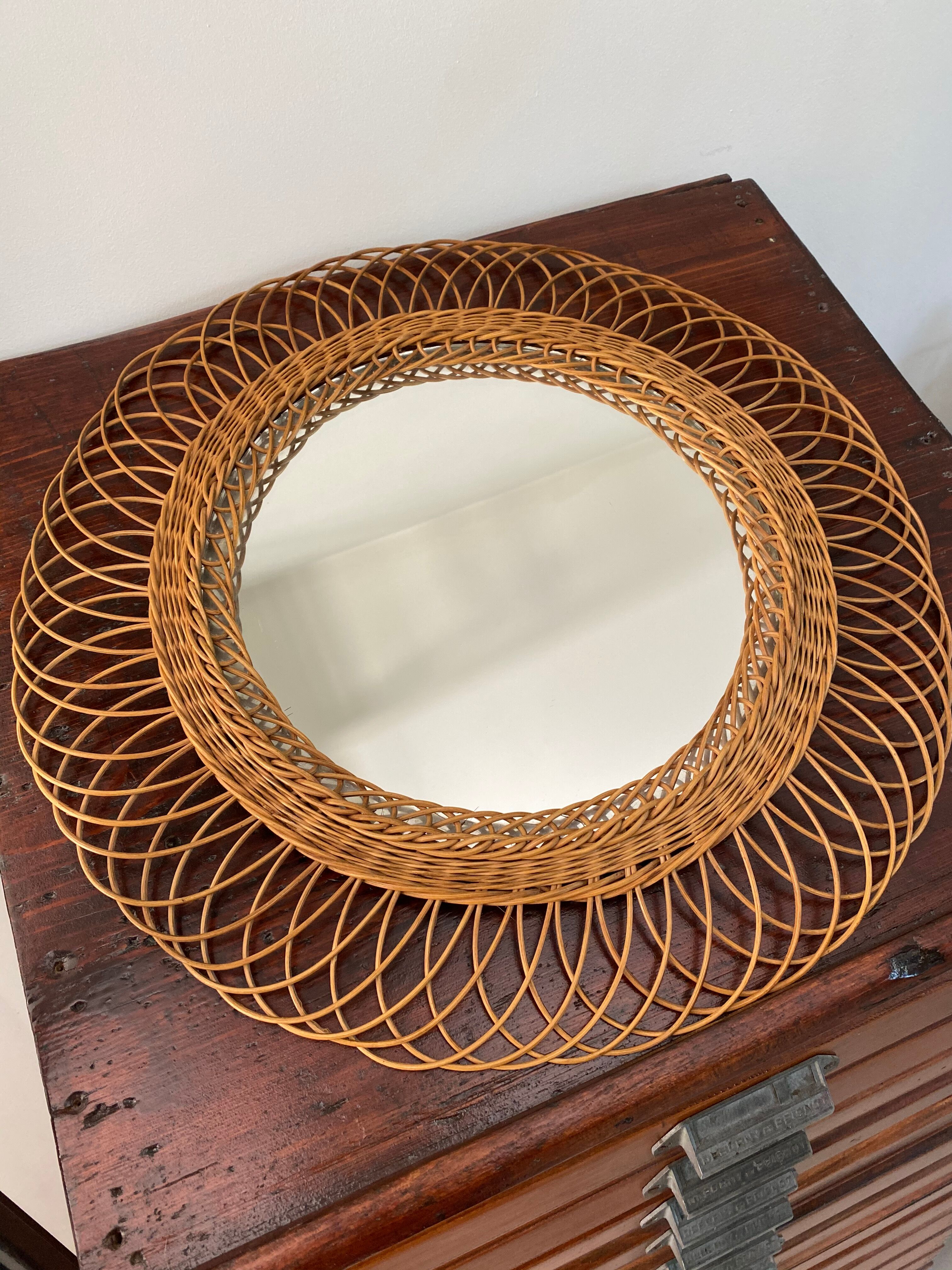 Vintage rattan mirror - 50cm