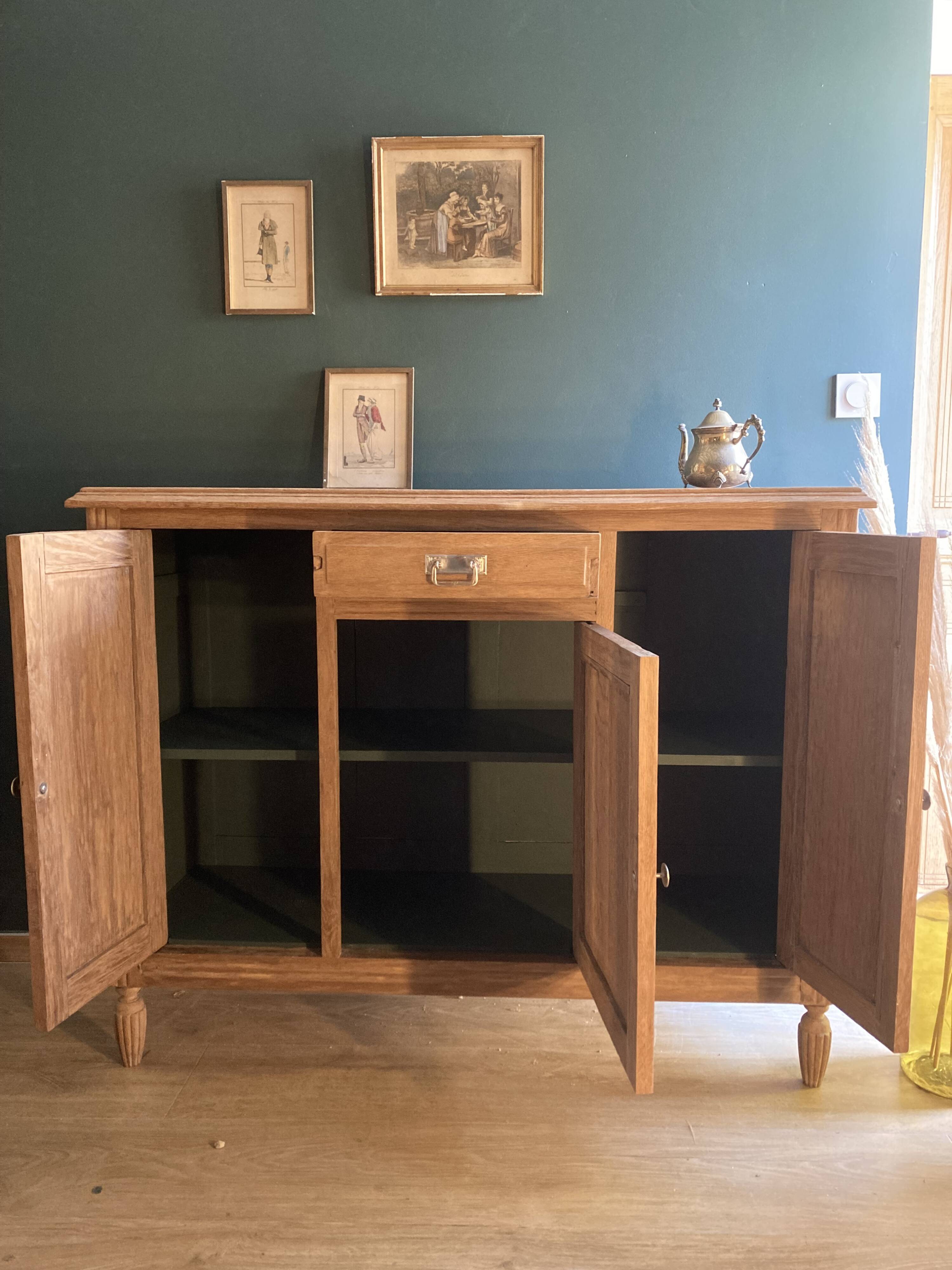 Three-door buffet