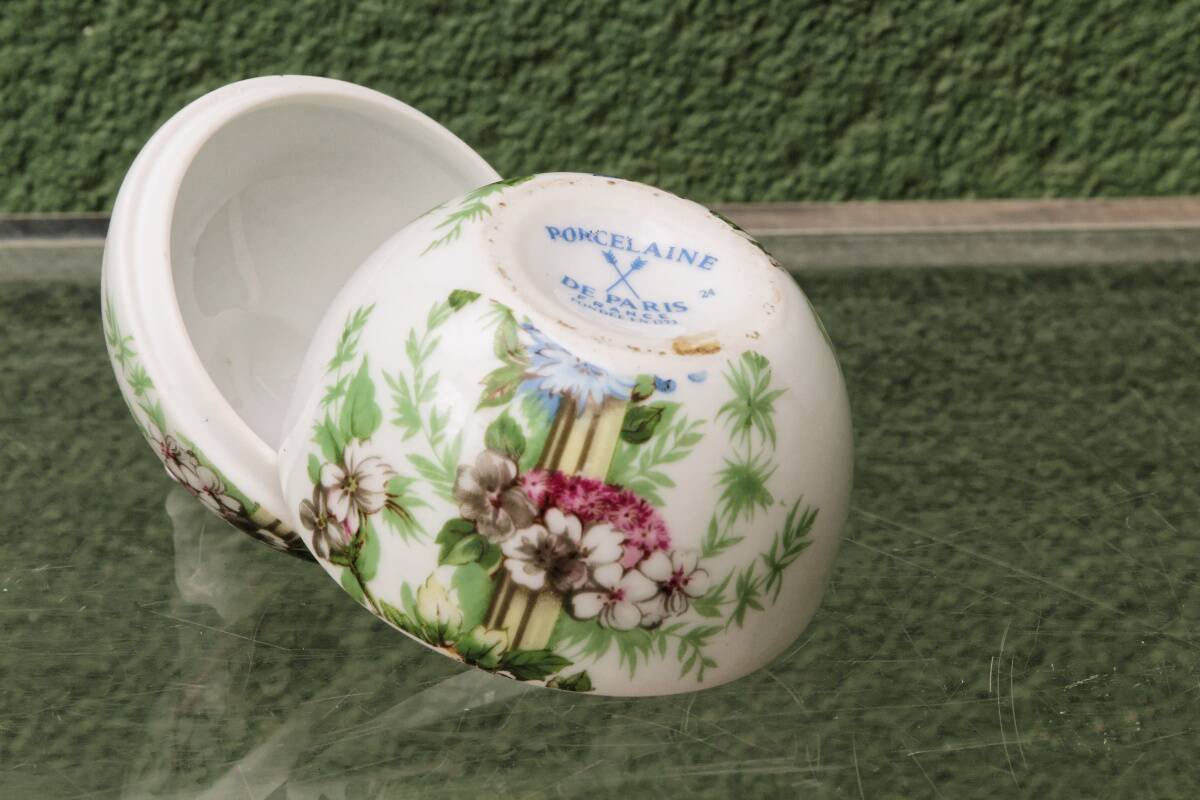 Set of 3 floral porcelain sweet jars from Paris.