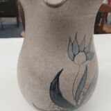 Sandstone pitcher