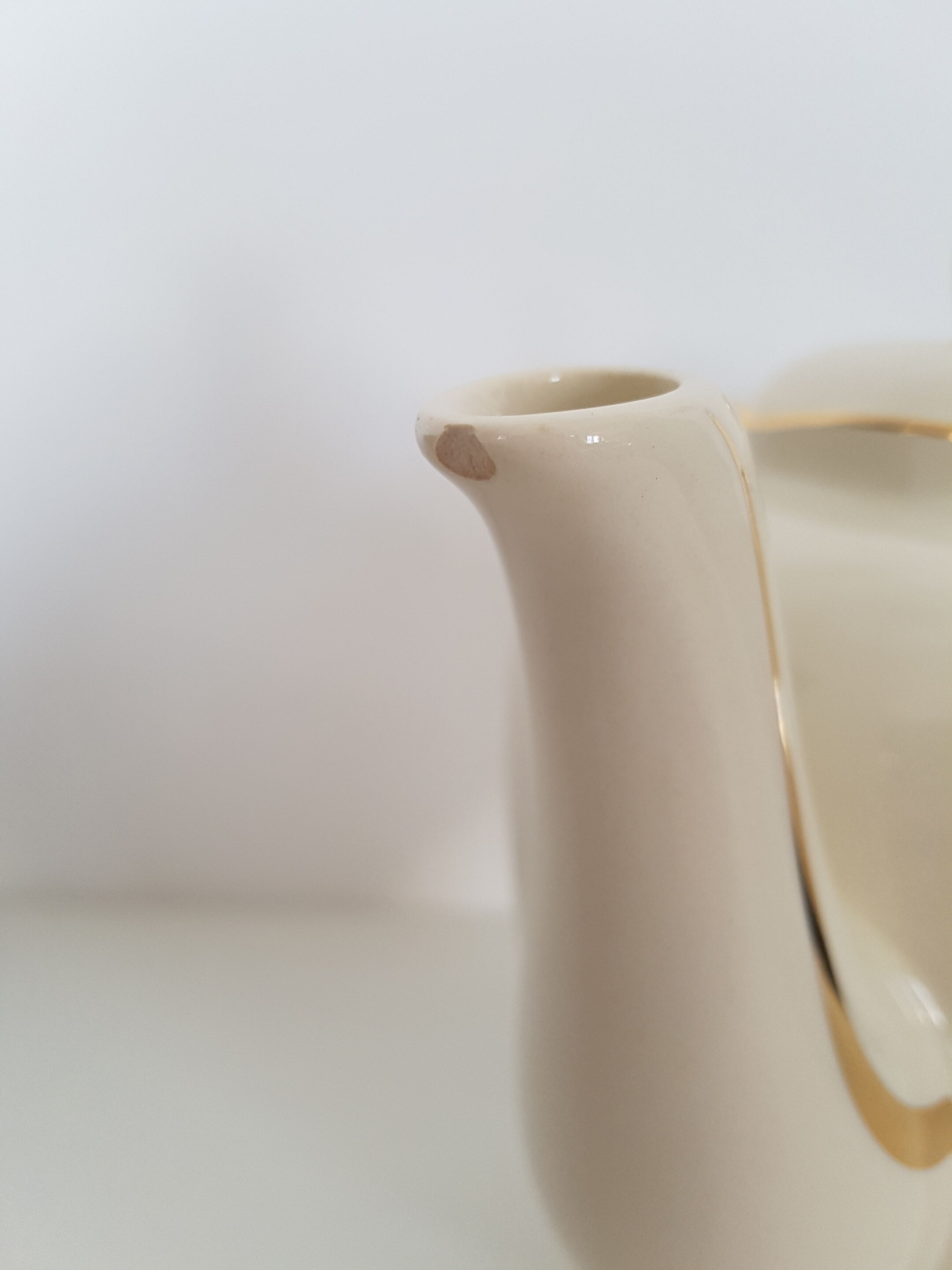 Tea service in earthenware, by Villeroy and Boch, Rhône model.