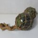 Boules en verre et cordage