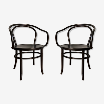 2 design table chairs