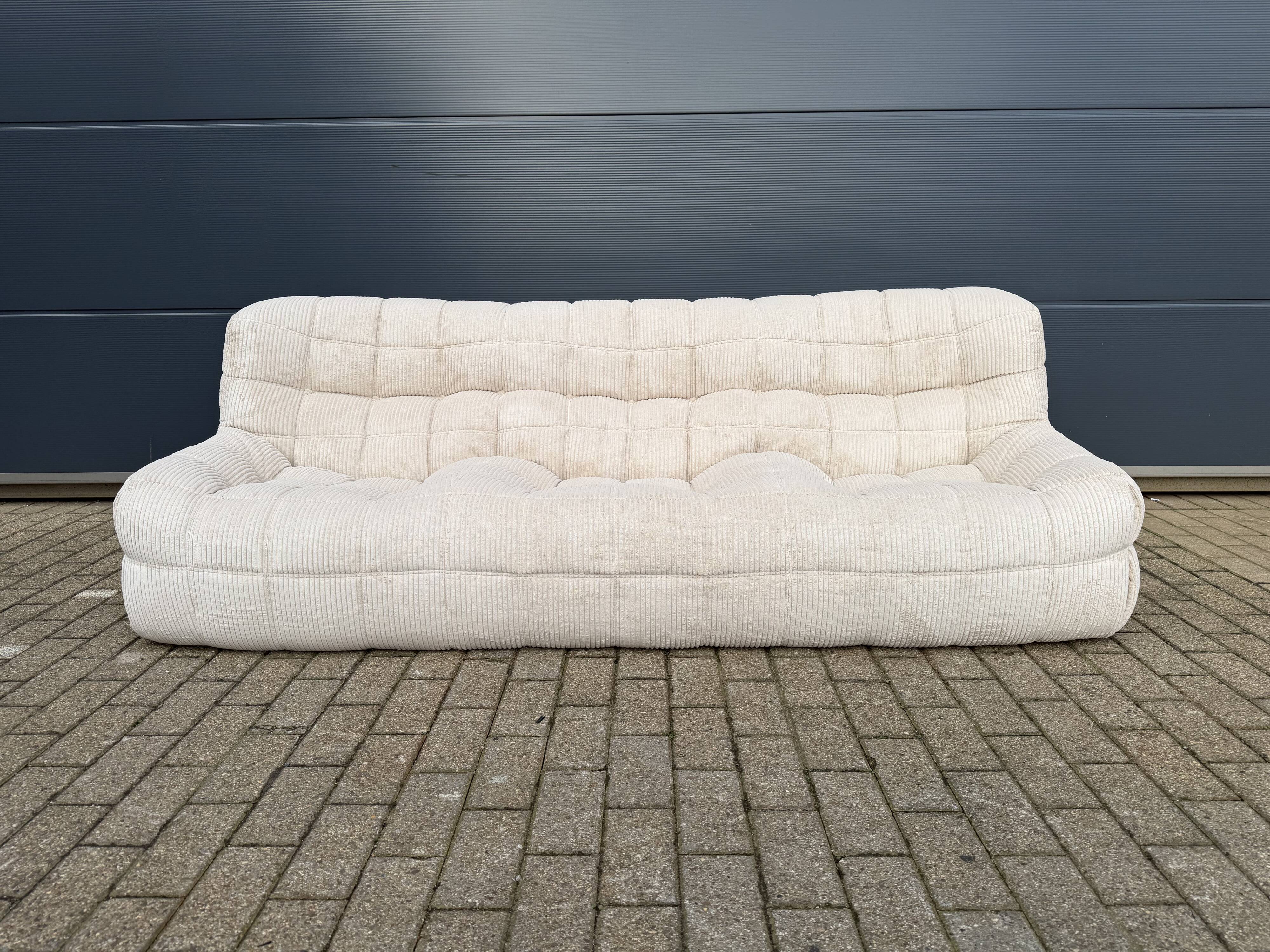 Ligne Roset Kashima set: 1x 1zit, 2x 2zit en 1x 3zit Beige Corduroy 10/10!!