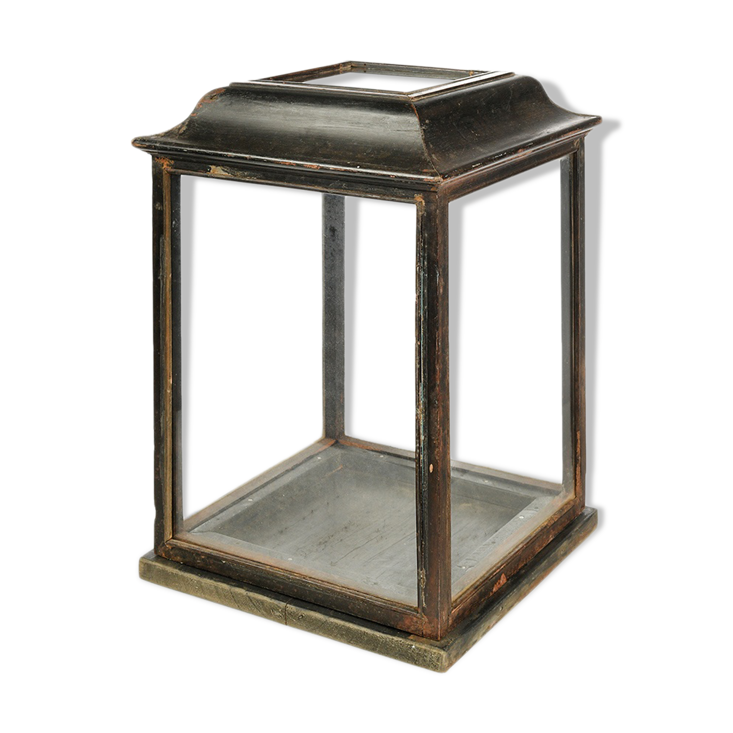 Central showcase in patinated wood