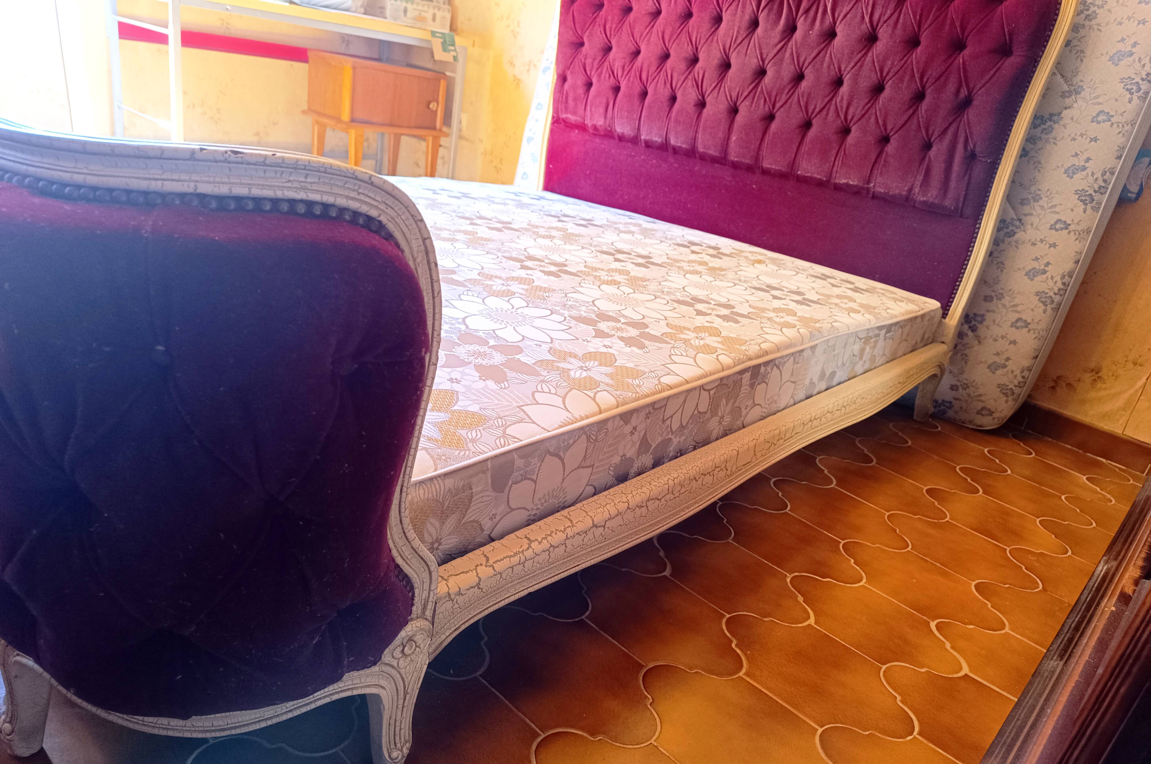 Lit baroque in red velvet