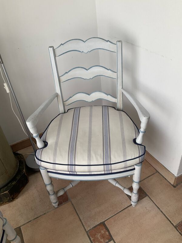 Salon provençal type contadin