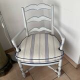 Provençal farmhouse-style salon