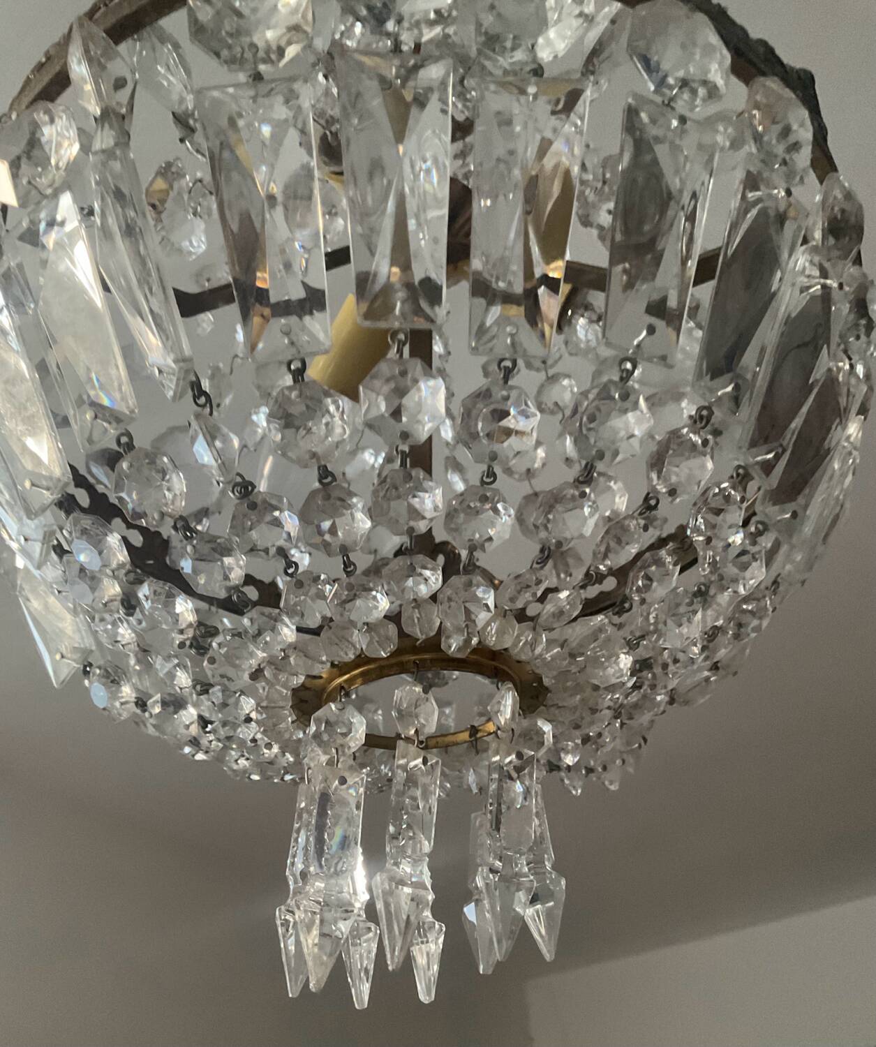 Hot air balloon chandelier with tassels