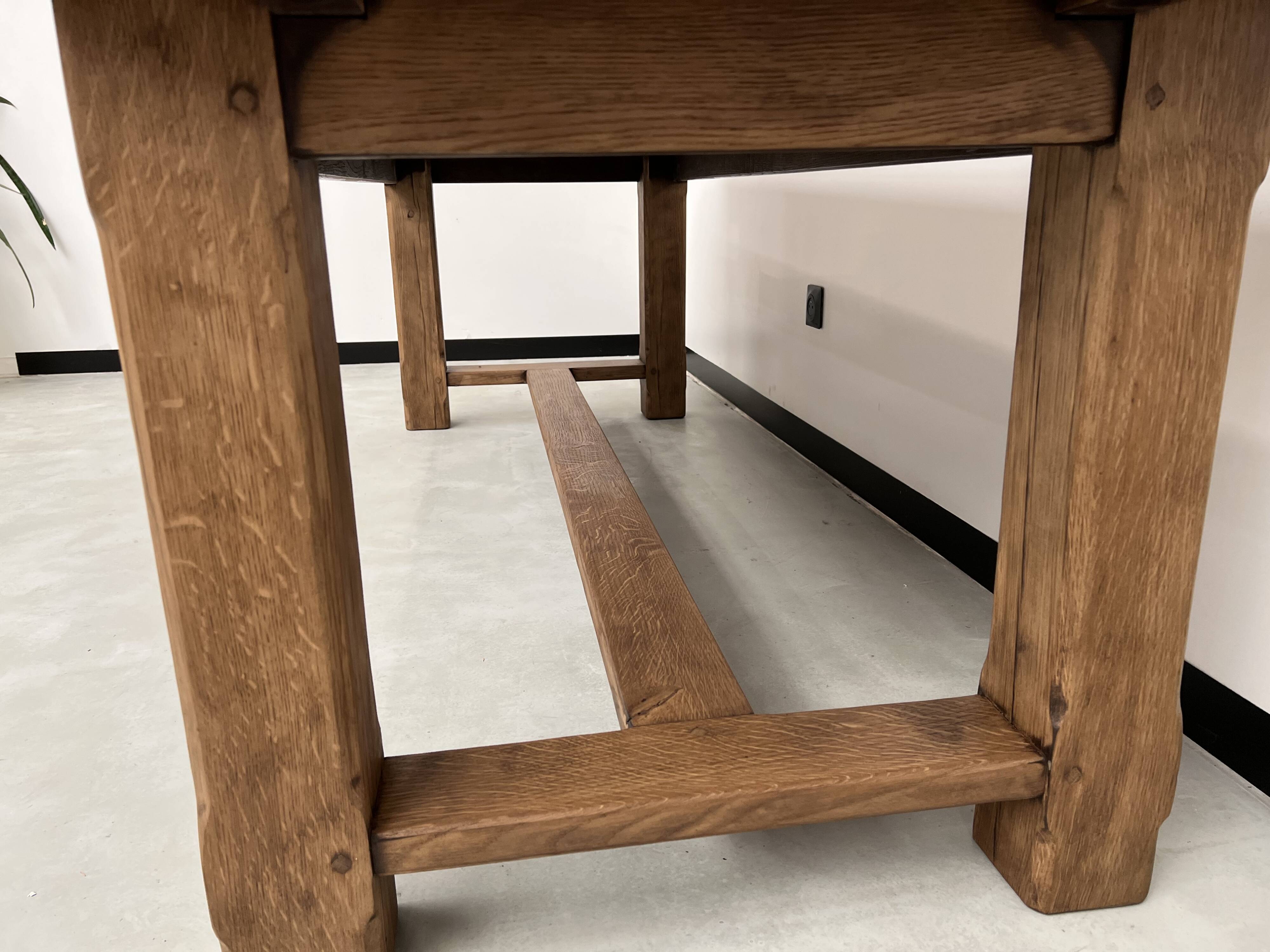 Grande table de ferme en chêne massif avec ses rallonges, années 50
