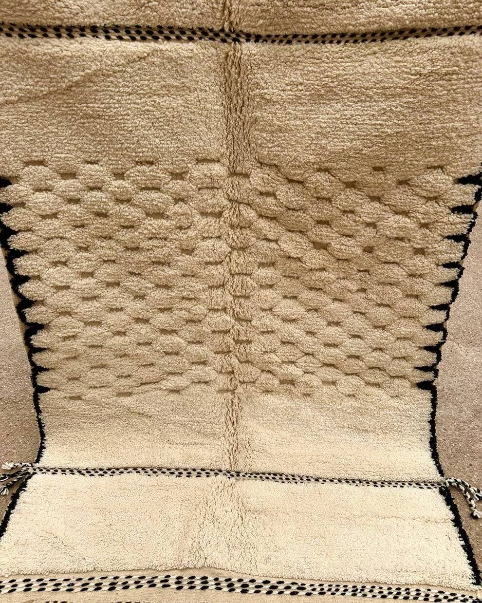Traditional handmade Beni Ouarin rug size 150 x 250 cm