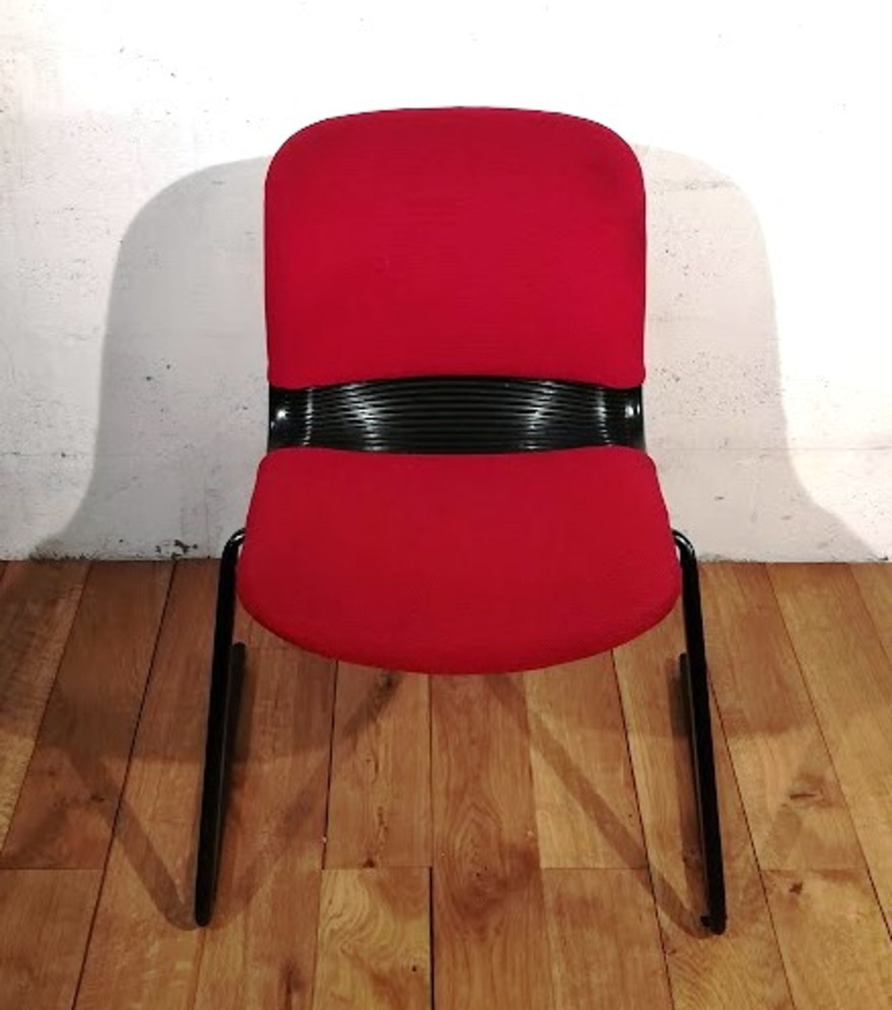 Chaise vintage tissu rouge
