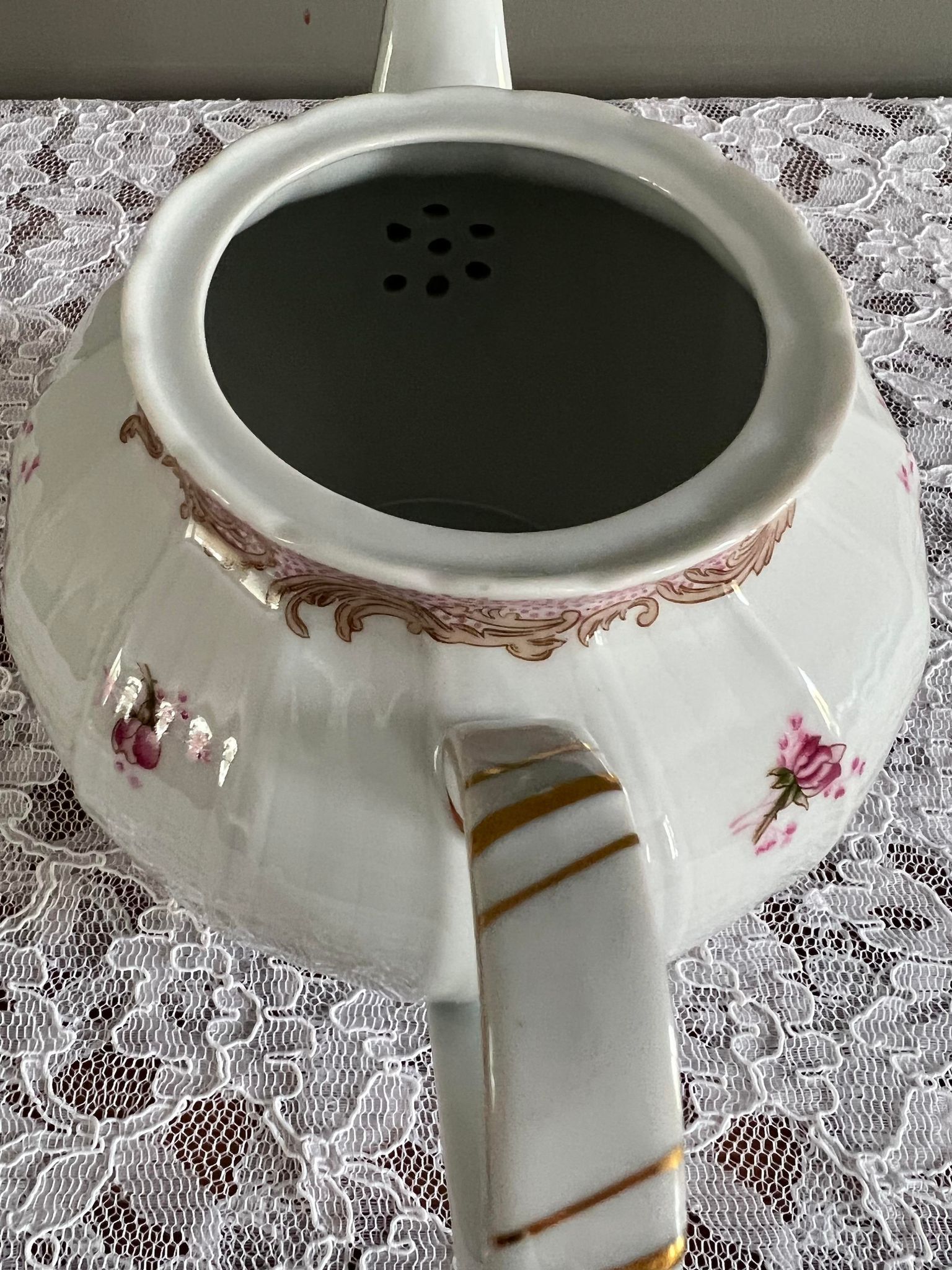 Porcelain teapot Maison Bernardaud