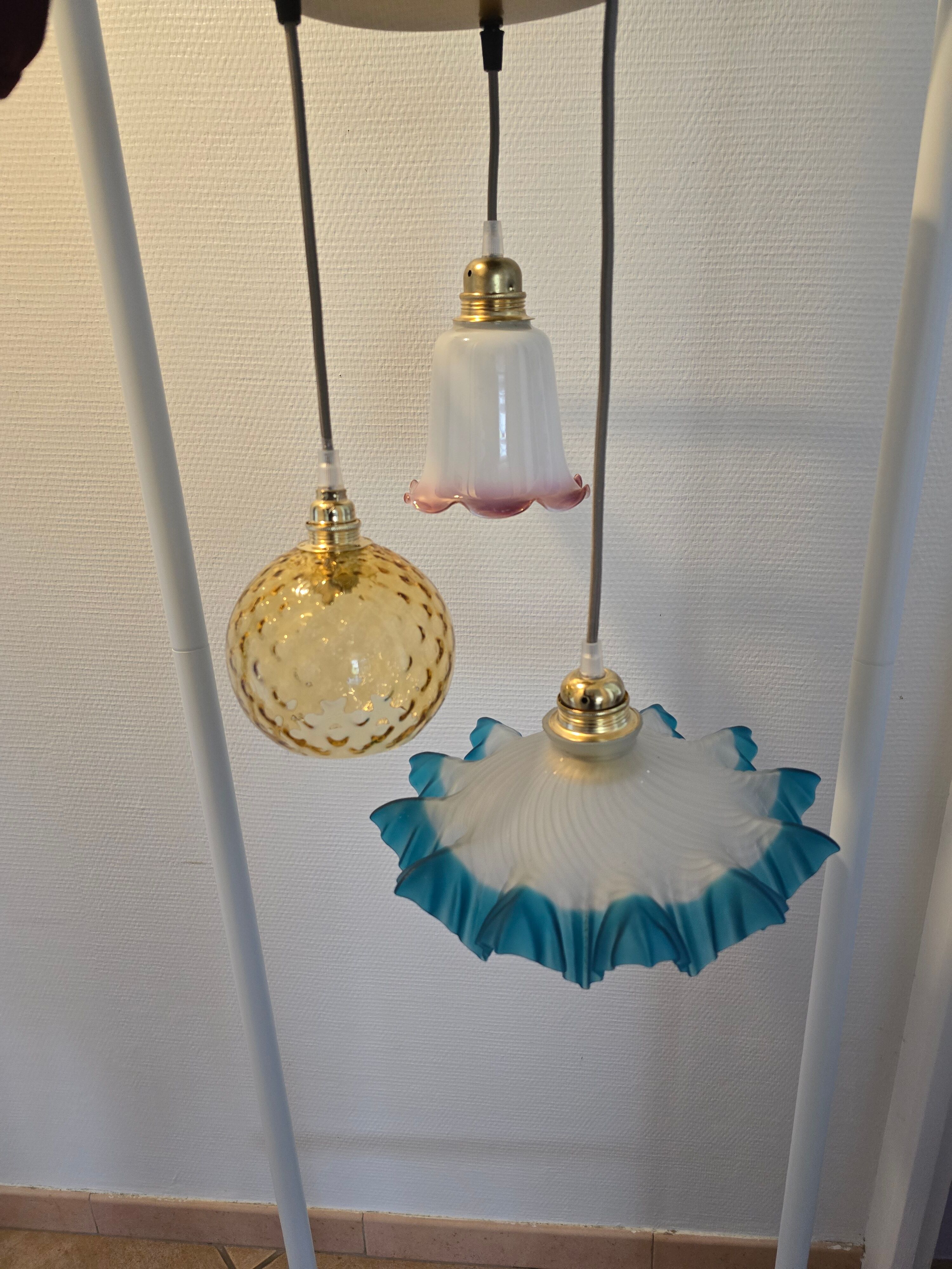 Suspension 3 globes en verre et 3 couleurs