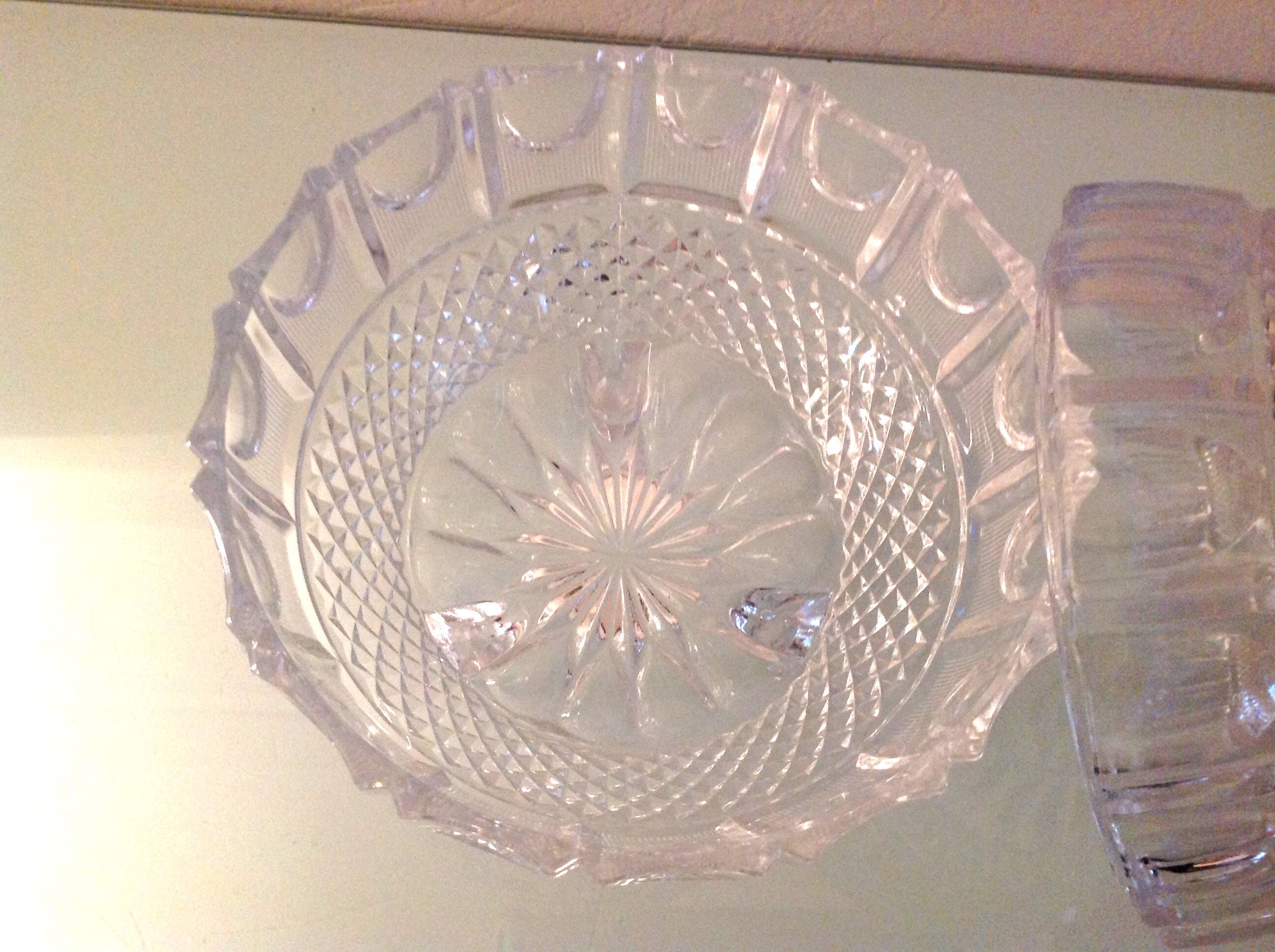 Globe candy box on tripod legs in chiseled glass / vintage 60s-70s