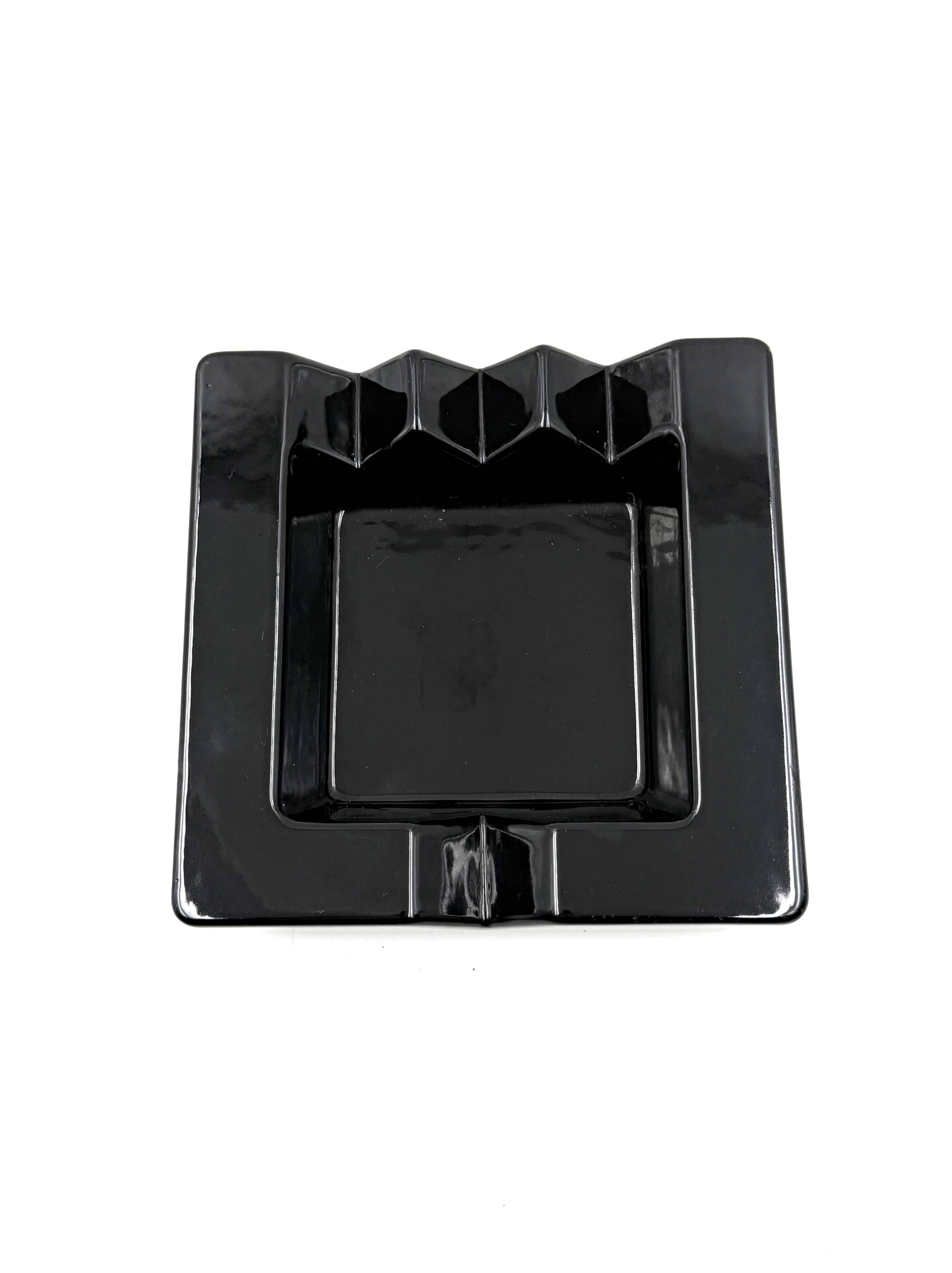 Postmodern ceramic ashtray, in the manner of Ettore Sottsass, il Mambruco,