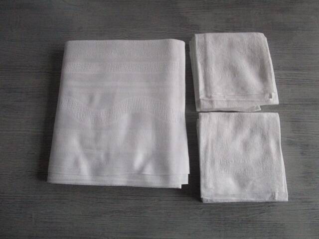 Old damask tablecloth 220x130cm + 8 napkins