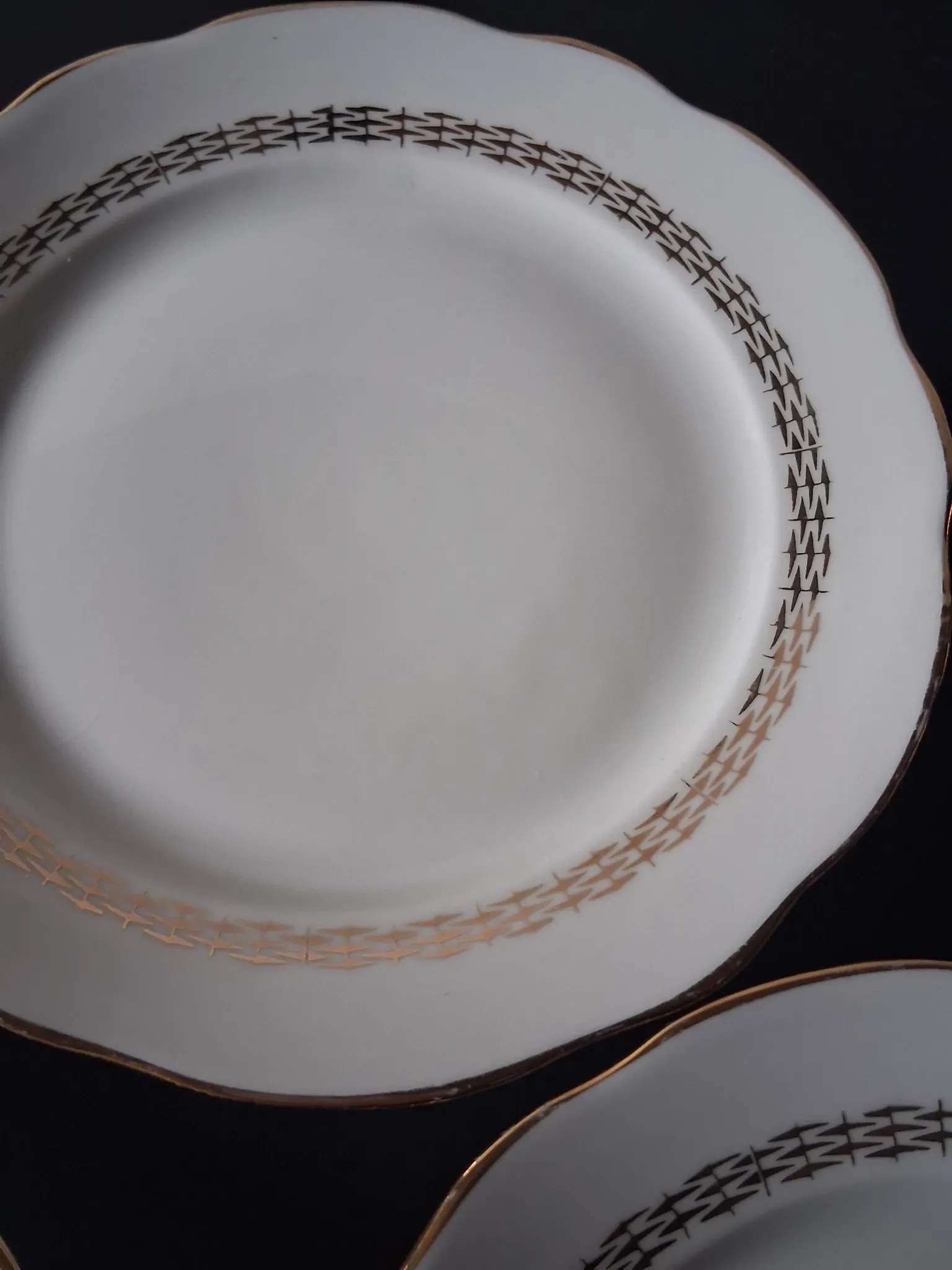 6 dessert plates in porcelain from Sologne "La Motte in good condition.