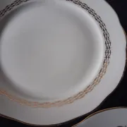 6 dessert plates in porcelain from Sologne "La Motte in good condition.