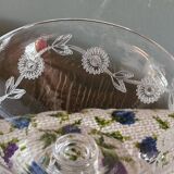 3 Art Deco Champagne Coupes in Engraved Crystal with Daisies
