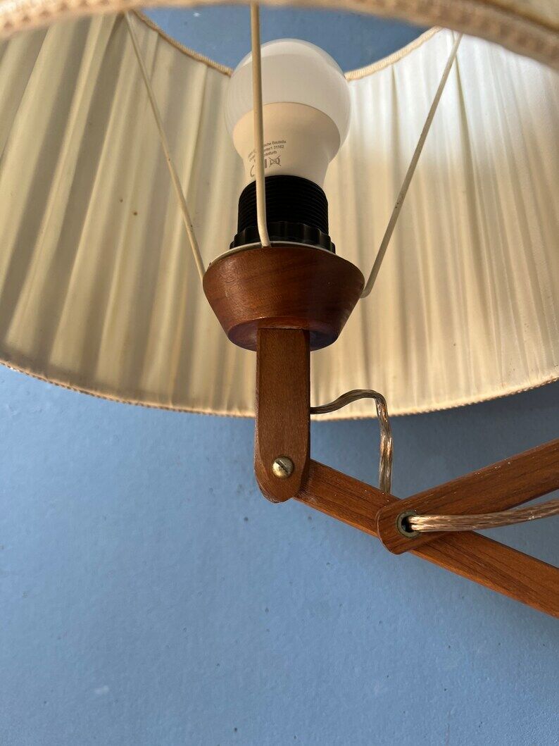 Wall lamp scissors in teak wood