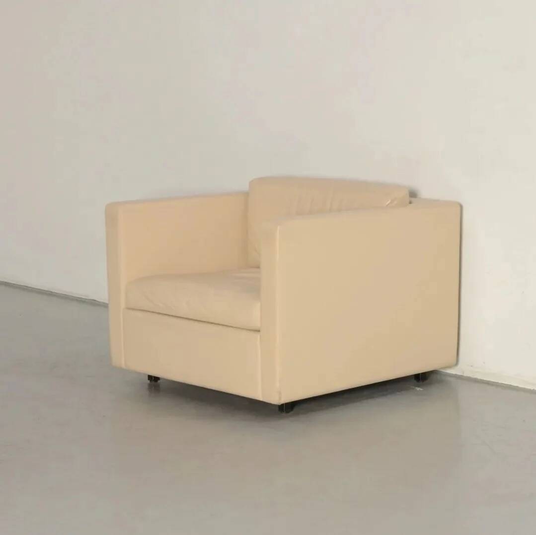 Charles Pfister for Knoll mid-century white leather sofa and 4 x cube club chairs