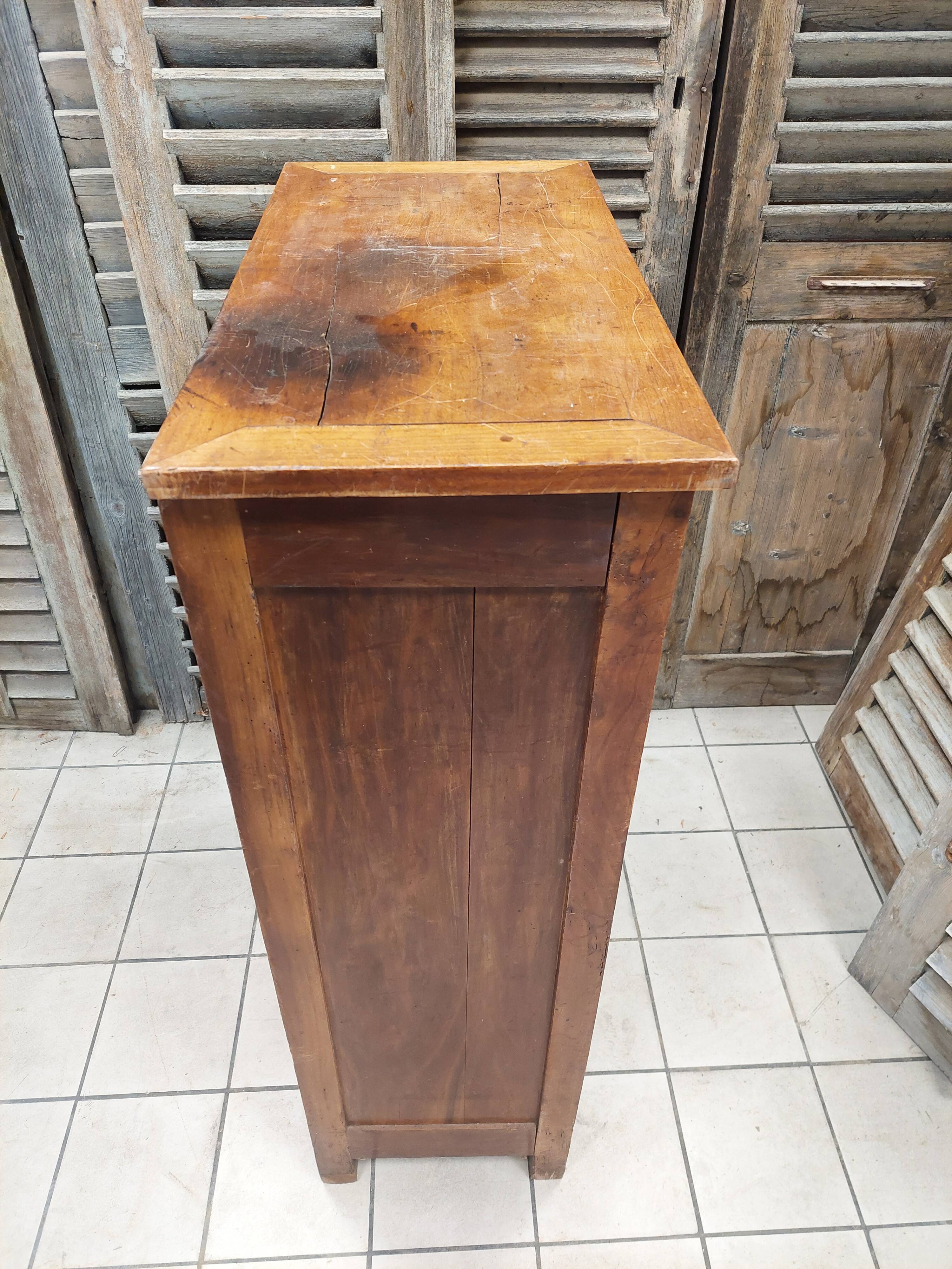 Secrétaire de couvent en noyer